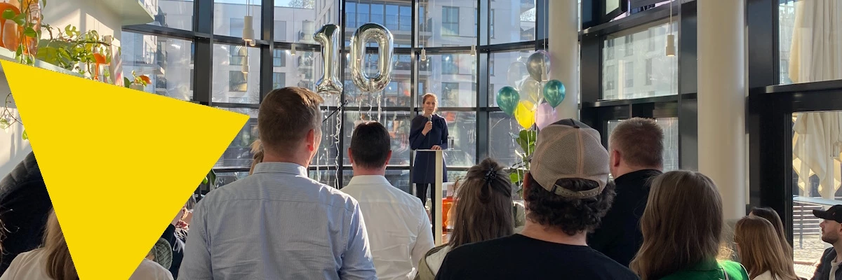 Die Jubiläumsfeier von HitchOn mit vielen Gästen.